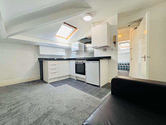 1 Bedroom Flat To Rent In Plymouth Grove, Manchester, M13