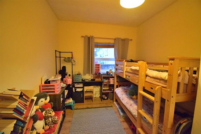 2 Bedroom Flat For Sale In Parliament Street, Gloucester, GL1