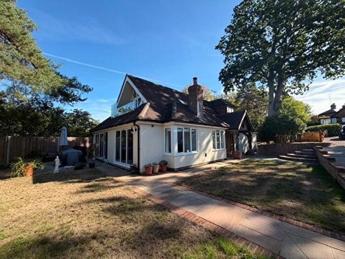 5 Bedroom Detached House To Rent In Vine Lane, Wrecclesham, GU10