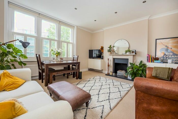 2 Bedroom Flat To Rent In Mount Ararat Road, Richmond, TW10