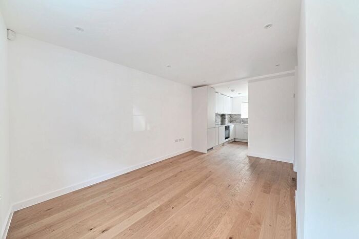 2 Bedroom Flat To Rent In Ballie House, Kennington, SE17