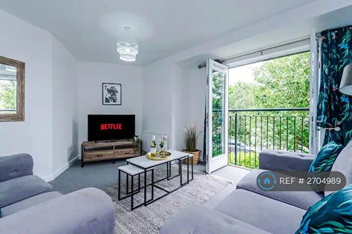 2 Bedroom Flat To Rent In Goldsmith Court, Coventry, CV3