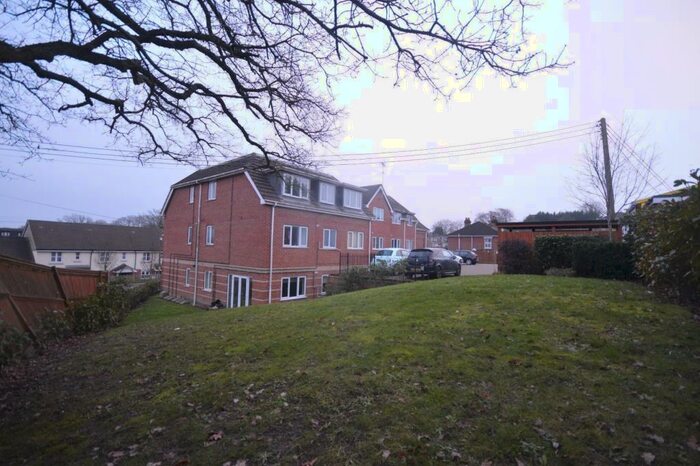 2 Bedroom Apartment To Rent In Bursledon Road, Hedge End, Southampton, SO30