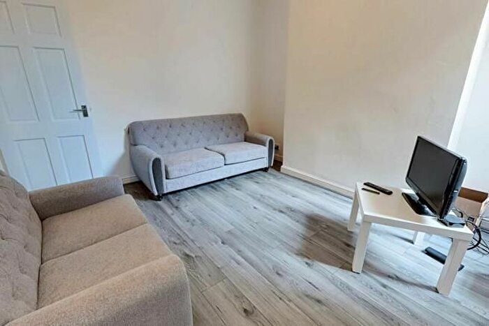 4 Bedroom Semi-Detached House To Rent In Connaught Road, Liverpool, L7