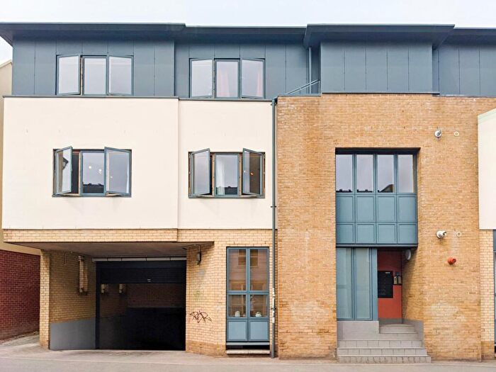 2 Bedroom Flat To Rent In Compass House, West Street, BS3