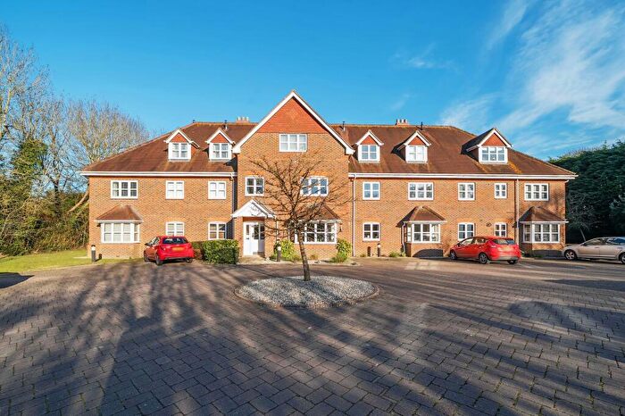 1 Bedroom Flat For Sale In Wessex Grange, Sherfield-On-Loddon, RG27