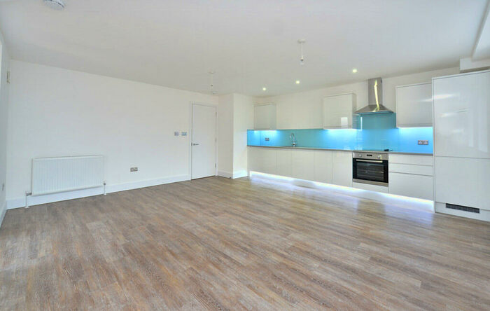 1 Bedroom Flat To Rent In Pearl House, Millennium Place, E2