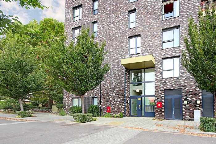 2 Bedroom Flat For Sale In Stanley Road, W3