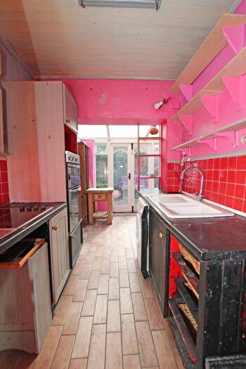 2 Bedroom Semi-Detached House For Sale In Bradford Street, Eastbourne, BN21