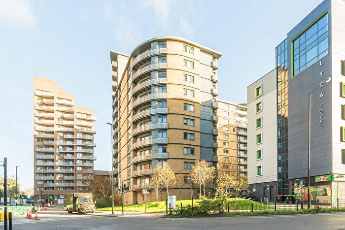 1 Bedroom Flat For Sale In Victoria Road, Acton, W3