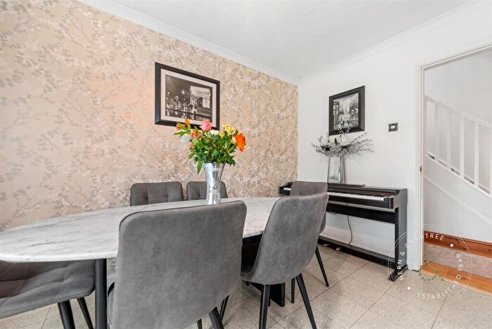 3 Bedroom End Of Terrace House For Sale In Evenwood Close, Pontprennau, Cardiff, CF23