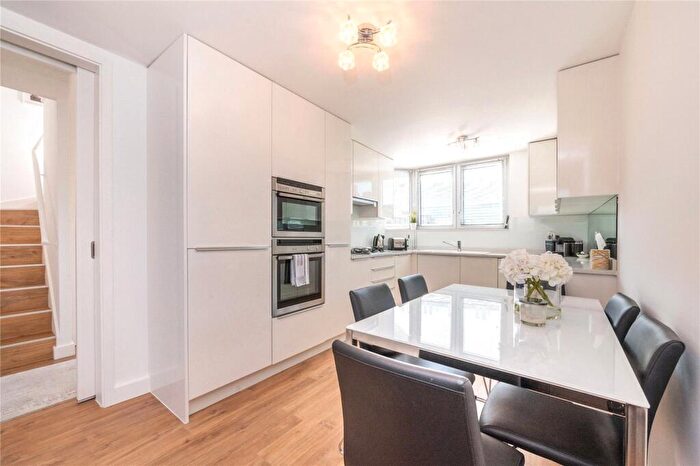 3 Bedroom Flat For Sale In Monica Shaw Court, Purchese Street, NW1