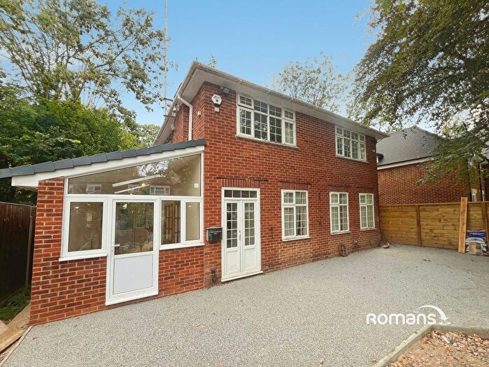 3 Bedroom Detached House To Rent In Wooburn Moor, High Wycombe, Buckinghamshire, HP10