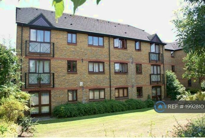 1 Bedroom Flat To Rent In Castle Court, Sydenham, SE26