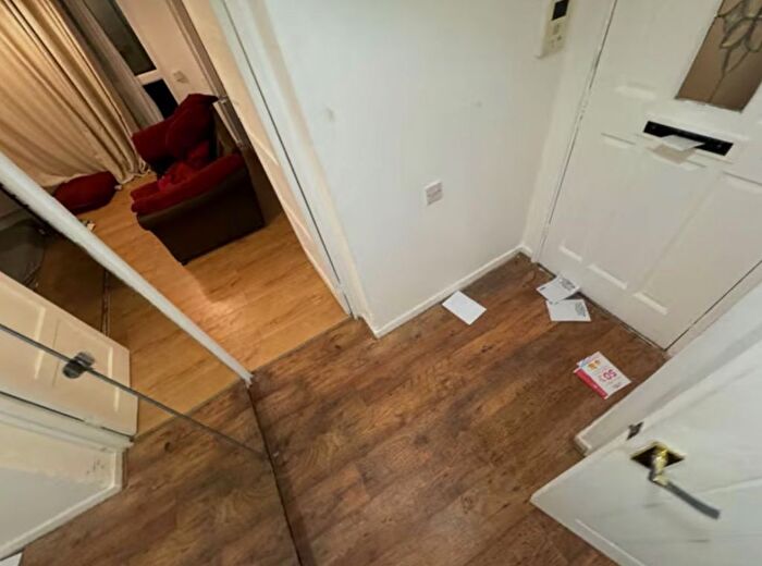 1 Bedroom Flat To Rent In Defiant Way, Wallington, SM6