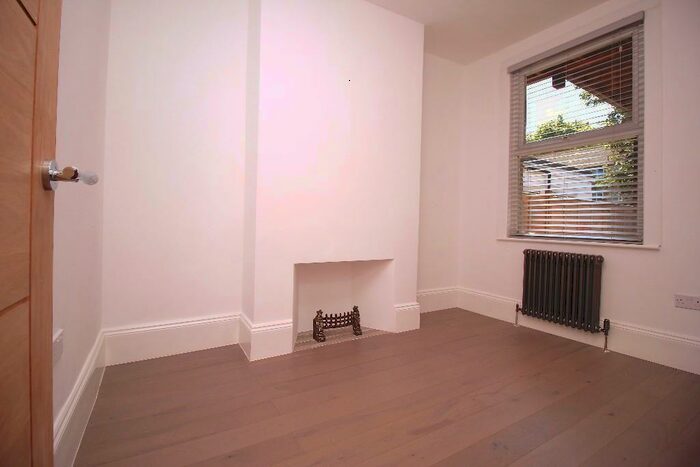 1 Bedroom Flat To Rent In Albert Square, London, E15