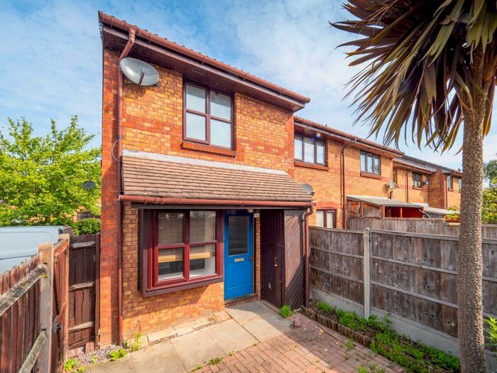 1 Bedroom Property To Rent In Lowry Crescent, Mitcham CR4