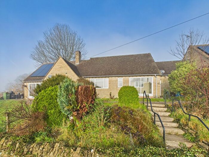 2 Bedroom Bungalow For Sale In Broad Close, Cirencester, GL7