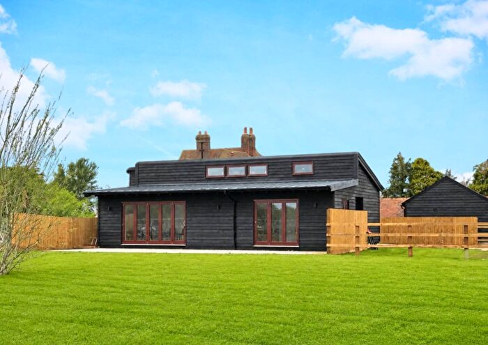 3 Bedroom Barn Conversion For Sale In The Rye, Eaton Bray, LU6