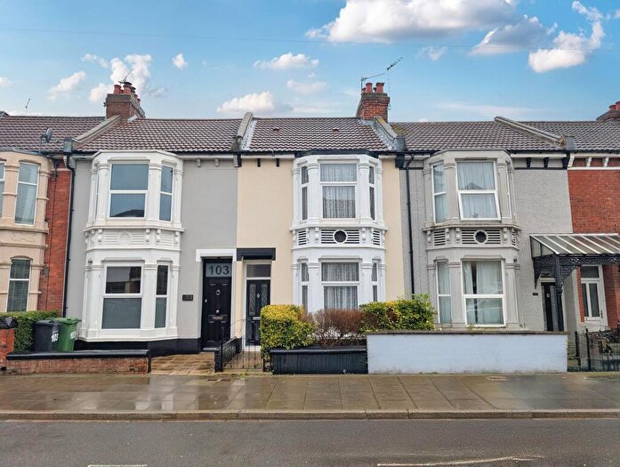3 Bedroom Terraced House For Sale In Milton Road, Portsmouth, PO3
