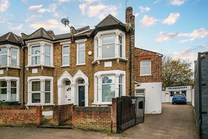 1 Bedroom Maisonette To Rent In Clifton Avenue, Walthamstow, E17