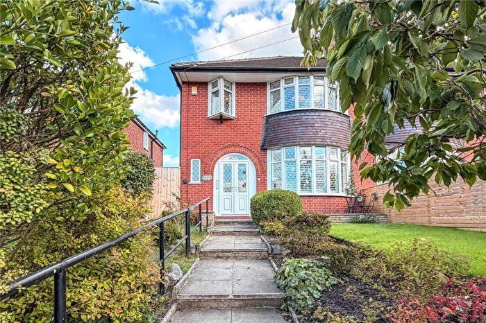 3 Bedroom Semi-Detached House For Sale In Broadway, Chadderton, Oldham, Greater Manchester, OL9