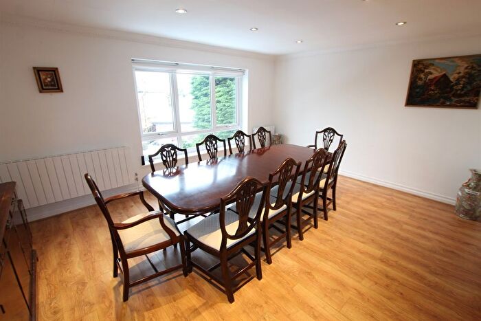 2 Bedroom Flat For Sale In Delahays Drive, Hale, WA15