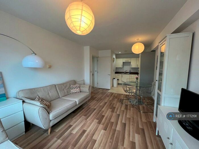 1 Bedroom Flat To Rent In Peebles Court, Croydon, CR0