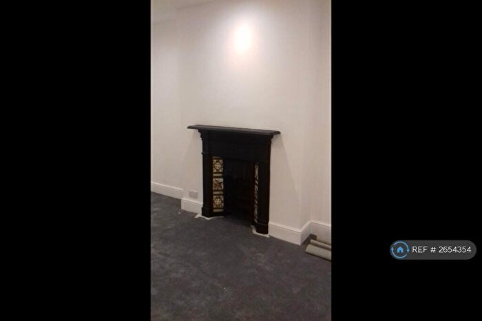 2 Bedroom Flat To Rent In West End Lane, London, NW6