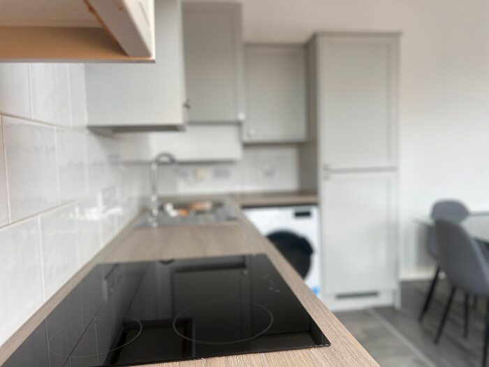 2 Bedroom Flat To Rent In Arch View Crescent, Liverpool, Merseyside, L1