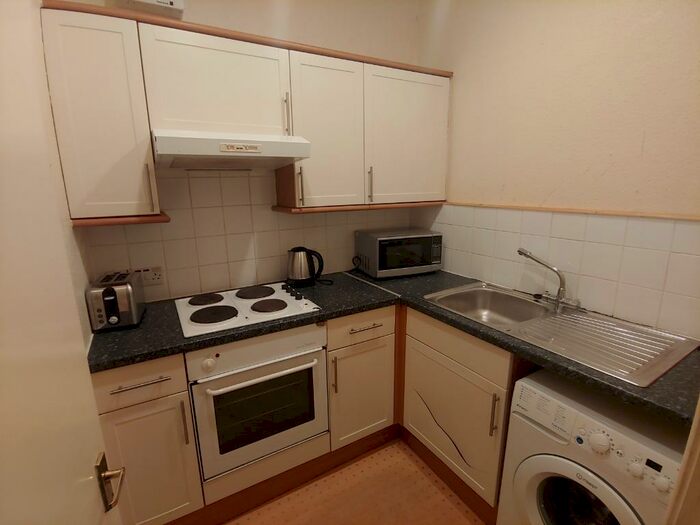 2 Bedroom Flat To Rent In Drumdryan Street, Tollcross, Edinburgh, EH3