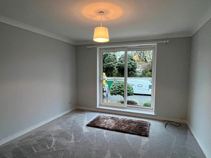 2 Bedroom Flat For Sale In Oakworth Bank, Park Road, Hesketh Park, Southport, PR9