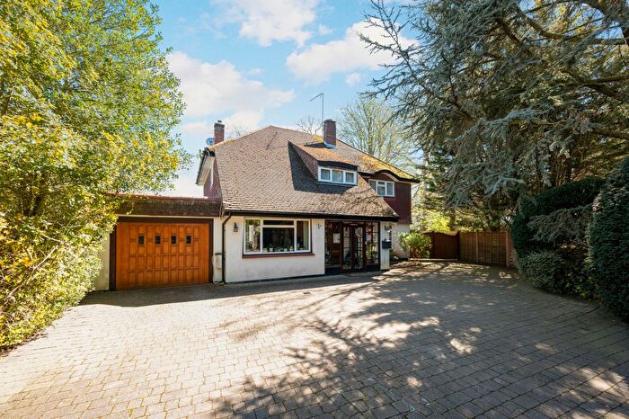 3 Bedroom Detached House For Sale In Kingston Hill, Kingston Upon Thames, KT2