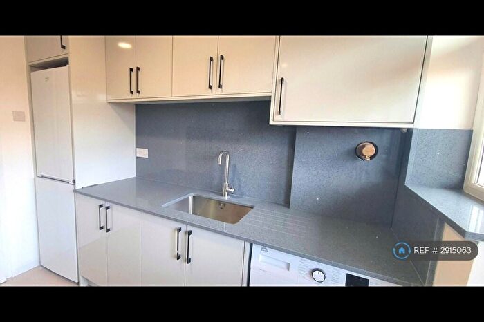 2 Bedroom Flat To Rent In Victoria Road, Ruislip, HA4