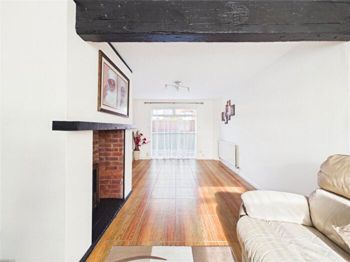 3 Bedroom End Of Terrace House For Sale In Witcombe Close, Kingswood, Bristol, BS15