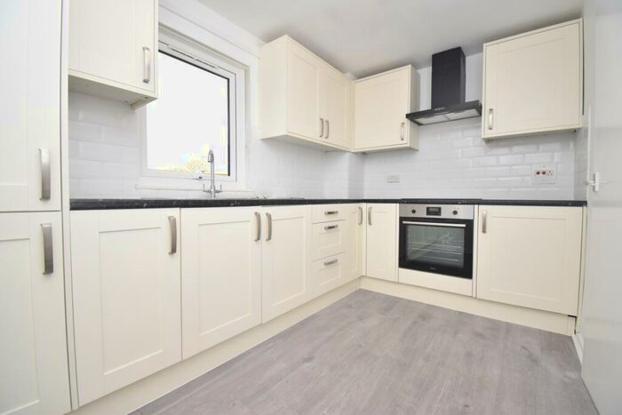 1 Bedroom Flat To Rent In Glimpsing Green Erith, DA18