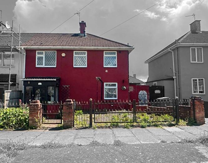3 Bedroom Semi-Detached House For Sale In Drayton Road, Leicester, LE3