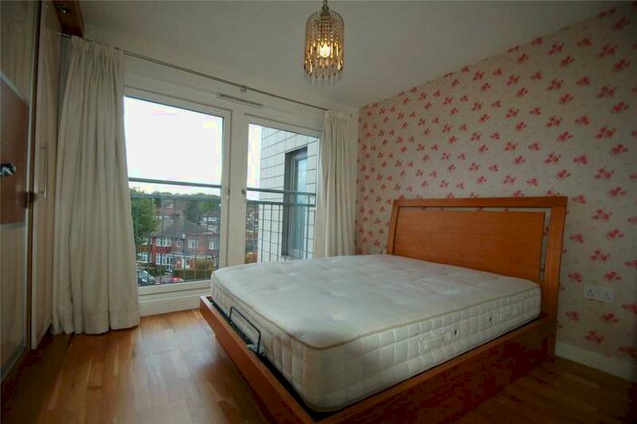 1 Bedroom Flat To Rent In Bridgepoint House, Sudbury Heights Avenue, Greenford UB6