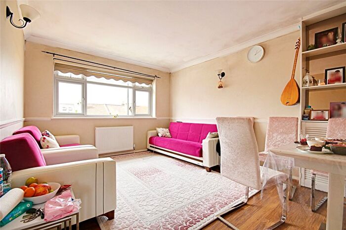 2 Bedroom Flat To Rent In Westonia Court, Hertford Road, Enfield, Middlesex, EN3