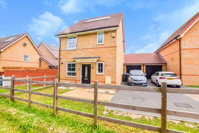 3 Bedroom Detached House To Rent In Delamere Close, Stanford-Le-Hope, SS17