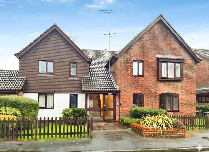 1 Bedroom Flat To Rent In Elmer Mews, Fetcham, Leatherhead, KT22