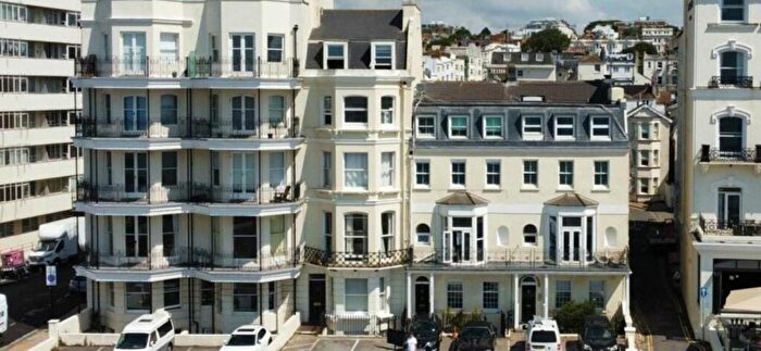 1 Bedroom Flat To Rent In Kings Road, Brighton, BN1