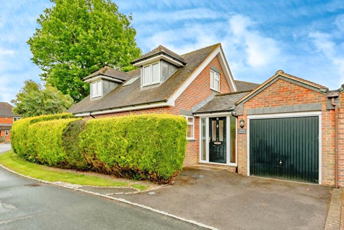 2 Bedroom Detached House For Sale In Sunnyhill Close, Crawley Down, Crawley, RH10