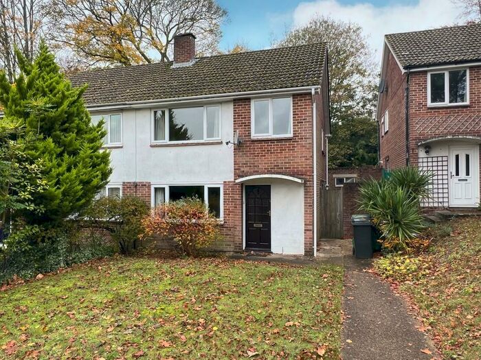 4 Bedroom Semi-Detached House To Rent In Queens Road, Winchester, SO22