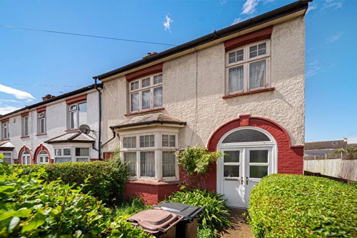 3 Bedroom Semi Detached House For Sale In Devonshire Road, Gravesend, Kent, DA12