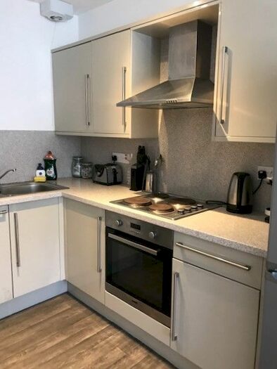 2 Bedroom Flat To Rent In Waverley Park, Abbeyhill, Edinburgh, EH8