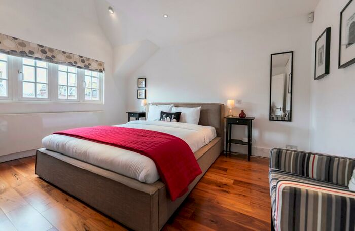 4 Bedroom Town House To Rent In Leathwaite Road, SW11