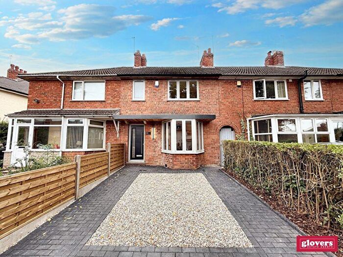 3 Bedroom Town House For Sale In Greenoak Crescent, Stirchley, Birmingham, B30