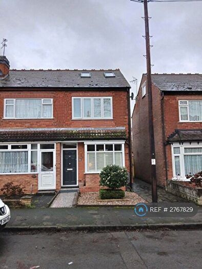 3 Bedroom Semi Detached House To Rent In Gristhorpe Road, Birmingham, B29