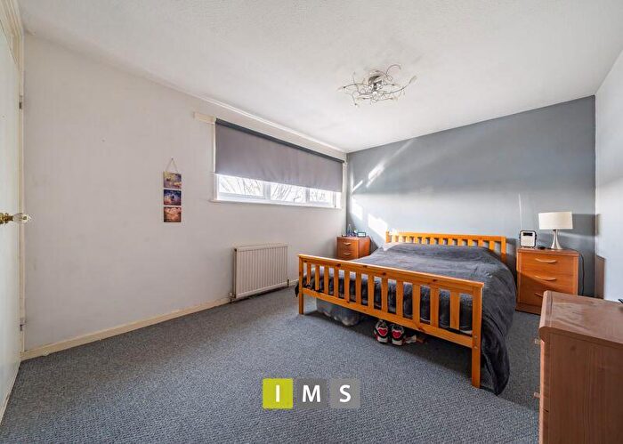 2 Bedroom End Of Terrace House For Sale In Sycamore Road, OX25
